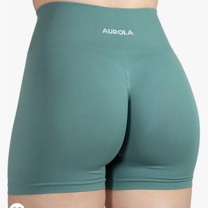 Aurola Shorts